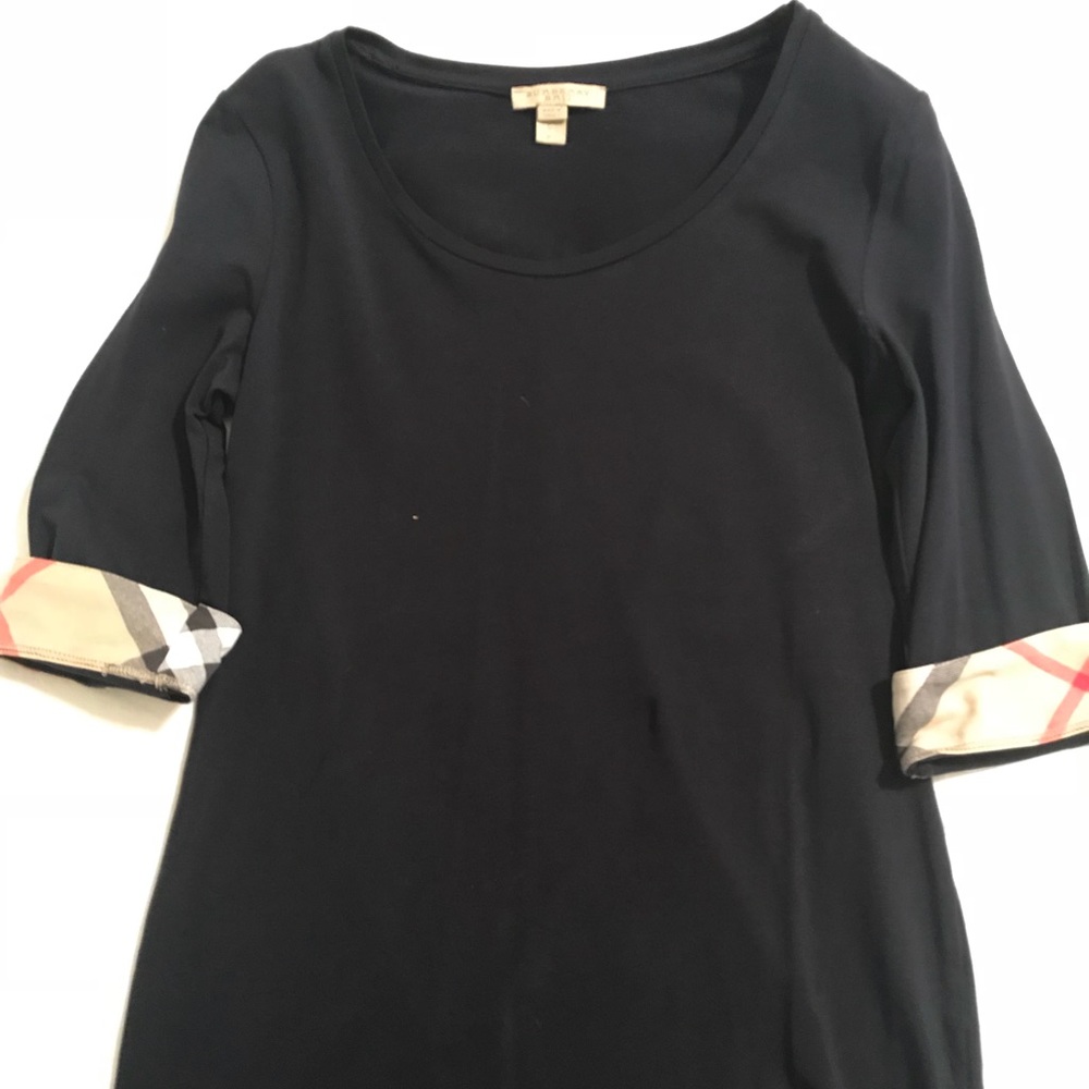 Burberry check cuff scoop tee.
